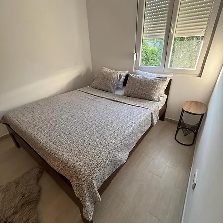 Zemun Es Stan Na Dan