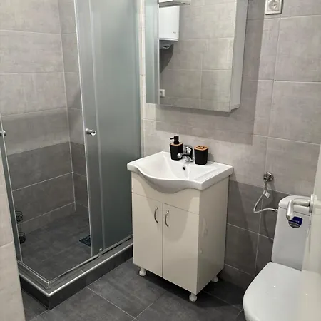 Zemun Es Stan Na Dan * ベオグラード