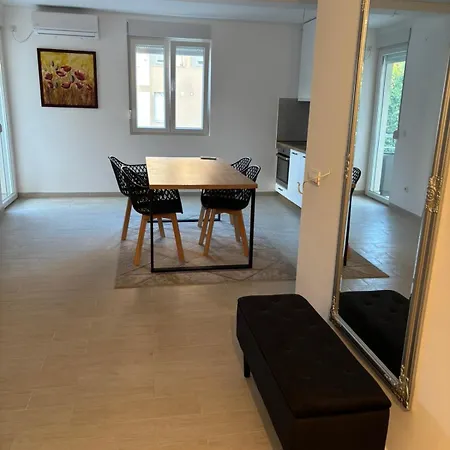 Zemun Es Stan Na Dan Apartamento